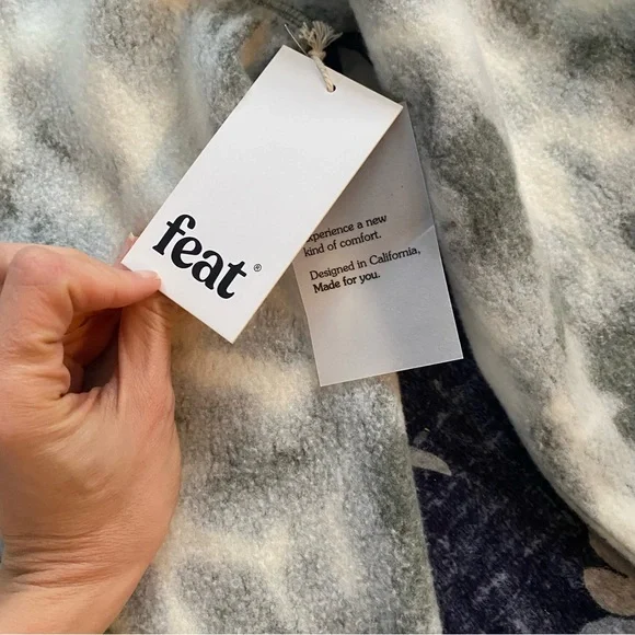 NWT FEAT BlanketBlend Pullover Crewneck as seen on Evan Peters - Picture 6 of 9